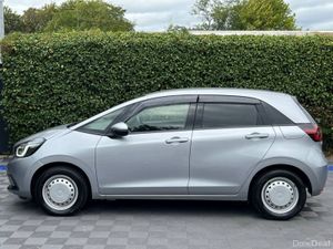 Honda Fit 1.5 HYBRID AUTO // ADAPTIVE CRUISE CONTR - Image 3