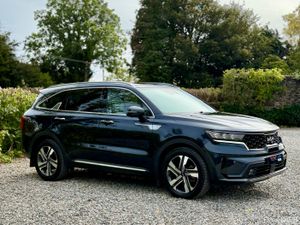 2023 Kia Sorento K4 1.6 PHEV 4X4 Automatic 7 Seat - Image 3