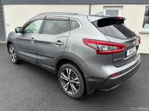 191 Nissan Qashqai SV Premium 1.3 Petrol - Image 3