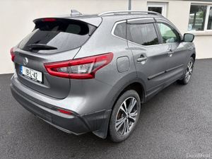 191 Nissan Qashqai SV Premium 1.3 Petrol - Image 4