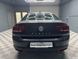 Volkswagen Passat SEL TDI S-A 4DR AUTO - Image 4