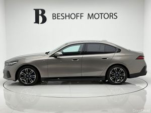 BMW i5 40 M-SPORT=ONLY 13000 MILES//1 OWNER//AS NE - Image 2