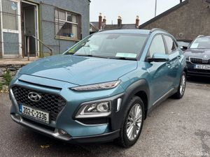 Hyundai Kona, lovely high driving position - Image 3