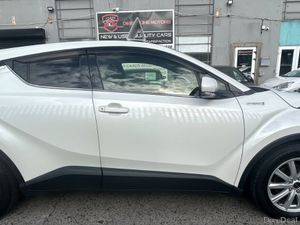 2019 Toyota C-HR | FINANCE ARRANGED | G Package - Image 4