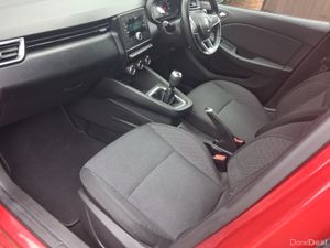 202 Renault Clio 1.0L Play Tce New Model... - Image 4