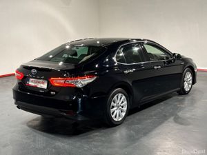 Toyota Camry 2.5 HYBRID AUTOMATIC - FACTORY ALLOYS - Image 3