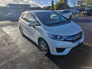 2013 Honda Fit 1.5L Hybrid  Leather Package Full - Image 2