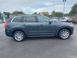 Volvo XC90 90 SERIES 2.0 D5 MOMENTUM 225BHP 5DR AU - Image 4
