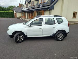 Dacia Duster SIGNATURE 1.5 DCI 110 4X 4DR - Image 4