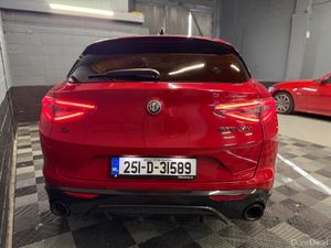 251 Alfa Romeo Stelvio Veloce 2.2D AWD - Image 4