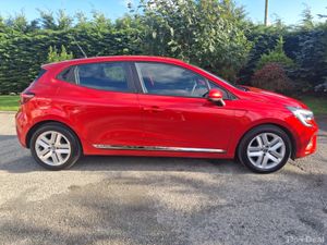 202 Renault Clio 1.0L Play Tce New Model... - Image 3