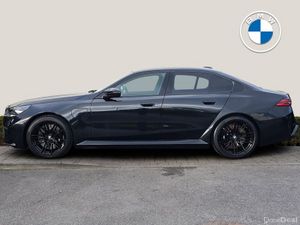 BMW M5 Saloon - Image 4