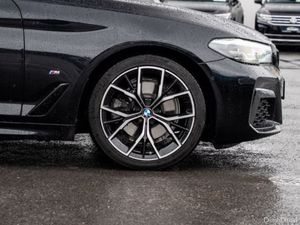 BMW 5-Series 520D M SPORT - Image 2
