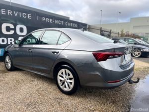 SKODA OCTAVIA, 2024 , 2.0 DIESEL, MANUAL, GOOD KMS - Image 4