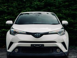 Toyota C-HR Hybrid 2017 | Stylish Hybrid SUV - Image 3