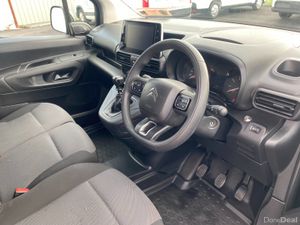 2023 Citroen Berlingo ENT VISION BLUEHDI 100 LWB - Image 4