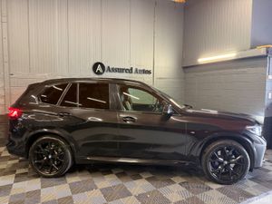 211 BMW X5 X-Drive 30D M-Sport / M Performance - Image 2