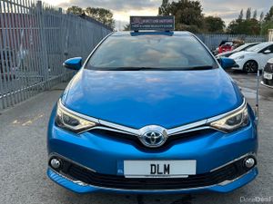 2017 Toyota Auris G Package - Image 3