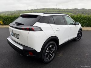 2021 (212) Peugeot 2008 Allure 1.2 Petrol 100hp - Image 4