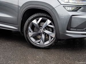 Skoda Kodiaq SPT 2.0tdi DSG SPORTLINE *PAN ROOF* - Image 3