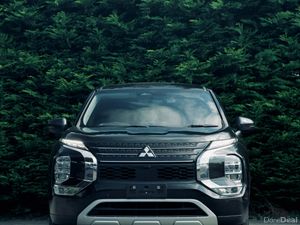 Mitsubishi Outlander PHEV Premium Package 2022 - Image 4