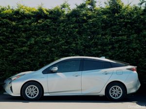 Toyota Prius 1.8 Hybrid 2018 - Image 2