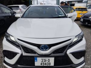 Toyota Camry 2023 - Image 2
