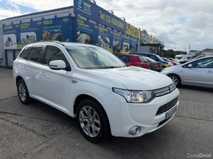 Mitsubishi Outlander 2015 Automatic Hybrid - Image 4