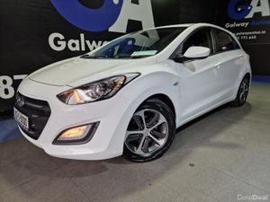 Hyundai i30 1.4 PETROL ** LOW MILAGE, REAR SENSORS - Image 4