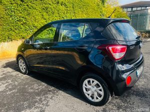 Hyundai i10 CLASSIC 4DR - Image 4