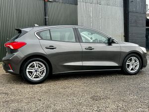 Ford Focus 2018 zetec 15 diesel - Image 4