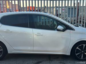 2020 PEUGEOT 208 ALLURE - Image 4