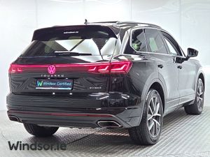 Volkswagen Touareg 3.0TSI V6 Elegance PHEV *SUN RO - Image 3