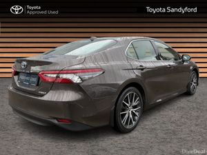 Toyota Camry **IRISH CAMRY **PLATINUM EDITION - Image 2