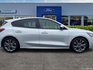 Ford Focus 1.0 EcoBoost Hybrid mHEV ST-Line 5dr - - Image 3