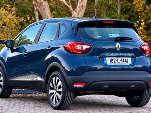 Renault Captur ONLY ***49,500km**** - Image 3