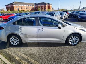 TOYOTA COROLLA 1.8 LUNA AUTOMATIC PETROL HYBRID - Image 4