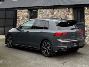 2023 VOLKSWAGEN GOLF TDI R-LINE AUTO - Image 4