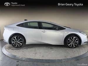 Toyota Prius Prius PHEV - Image 3