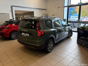Dacia Jogger Expression TCE 110 NBI 5DR 7 Seater M - Image 3