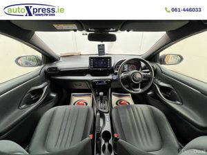 Toyota Yaris 4WD Hybrid Petrol, Automatic, Reversi - Image 2