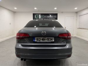 Volkswagen Jetta 2.0 TDI SE BLUEMOTION 110PS 4DR** - Image 3