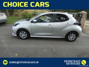 Toyota Yaris 1,5 AUTO HYBRID CARPLAY - Image 3