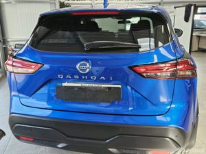221 NISSAN QASHQAI PETROL HYBRID - Image 4