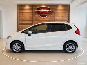 2015 Honda Fit Hybrid Automatic - Image 4