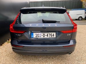 VOLVO V60 2.0 D3 MOMENTUM ESTATE - Image 4