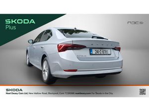 Skoda Octavia AMBIENT PACK - SUNSET GLASS - HEATED - Image 3