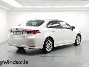 Toyota Corolla 1.8 Hybrid Luna Saloon - Image 3