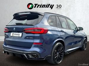 BMW X5 ** HUGE SPEC ** M-SPORT ** PANORMAIC ROOF * - Image 3