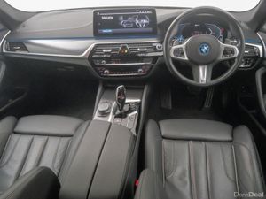 BMW 5-Series 545e xDrive M Sport Saloon - Image 4